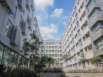 Comfy Studio Apartment @ Skylounge Tamansari