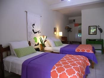 Chaab'il B'e Lodge and Casitas