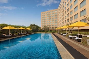 Courtyard by Marriott Mumbai International Airport