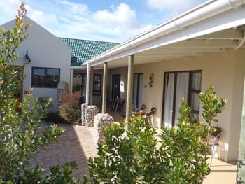 The Wacky Bush Lodge