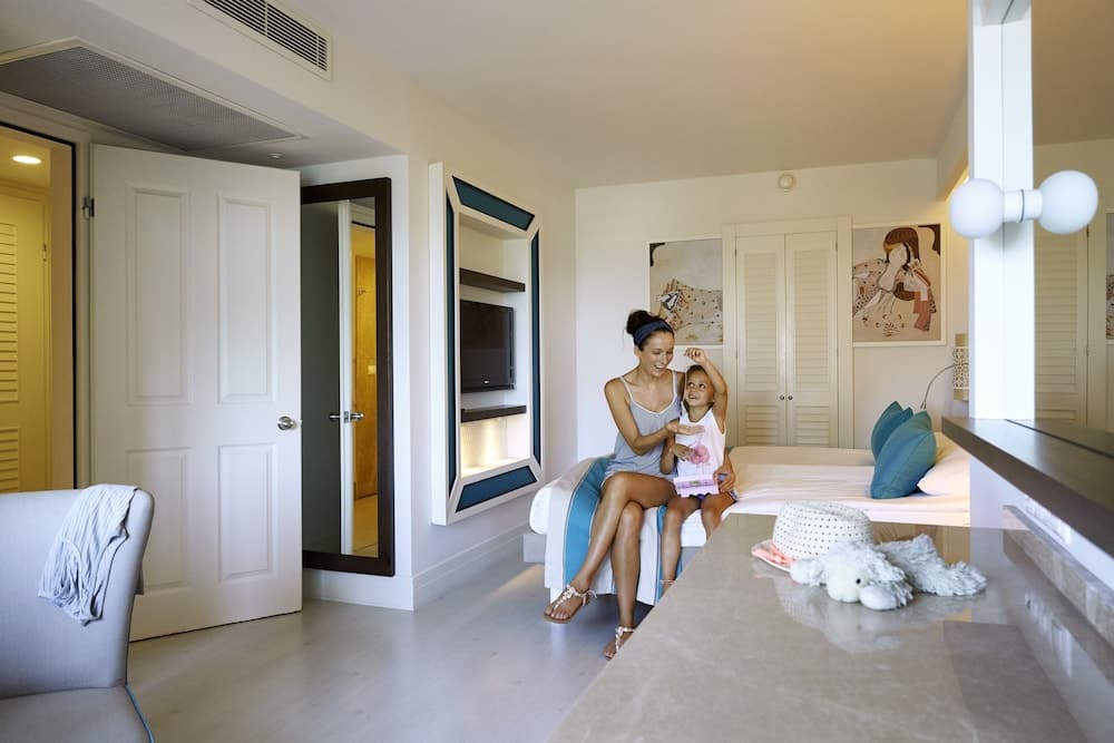 ROBINSON PAMFILYA - All Inclusive