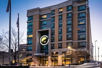 Element Omaha Midtown Crossing