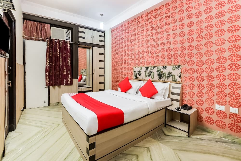 Capital O 37274 The Royal Palace