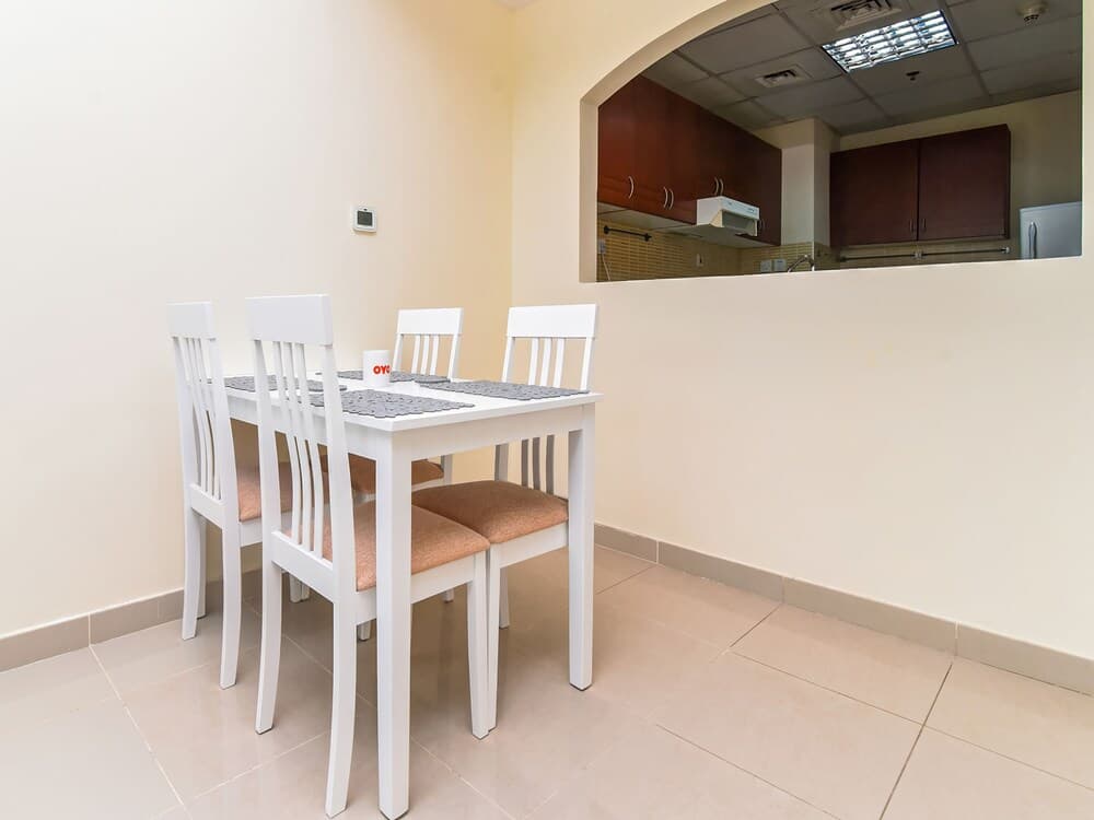 OYO Home 176 1BHK Lake Tower JLT