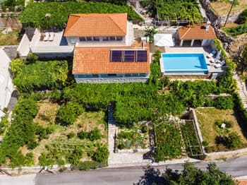 Villa Art Gallery - Six Bedroom Villa with Terrace and Swimming Pool