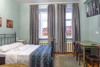 Friends Rooms on Vosstaniya