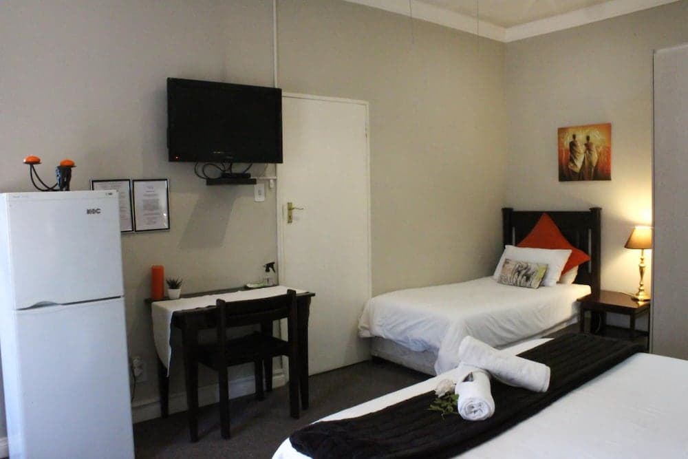 The Lakehouse Guest House