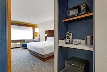 Holiday Inn Express Kingston West, an IHG Hotel