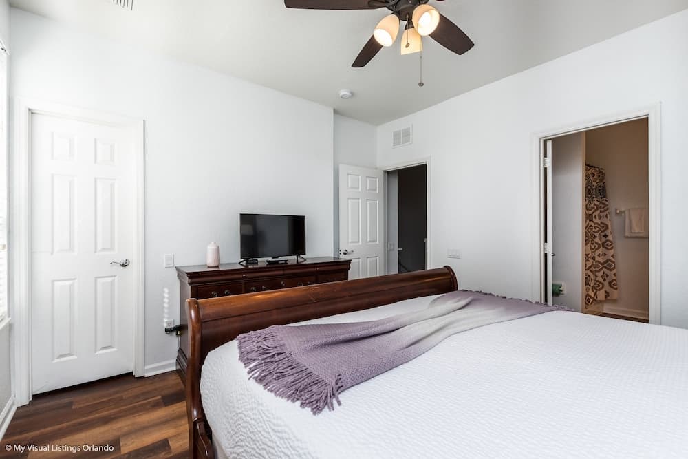 Fresh and Remodeled in Vista Cay! Townhome - 3br/3.5ba 3vc045