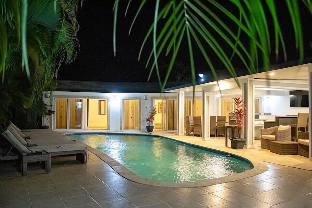 Specially Design 6 Bedroom Villa With King Beds