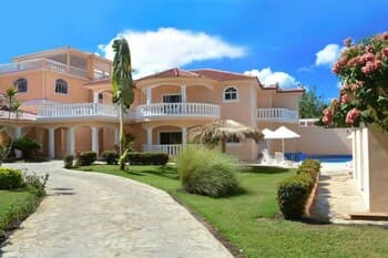Private 6 Bedroom Villa Great for Parties
