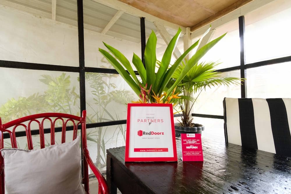 RedDoorz @ Socrates Road Palawan