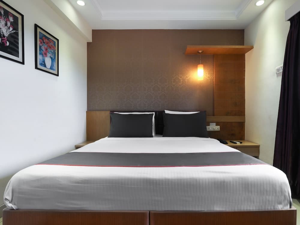 Collection O 49753 Hotel Supreme