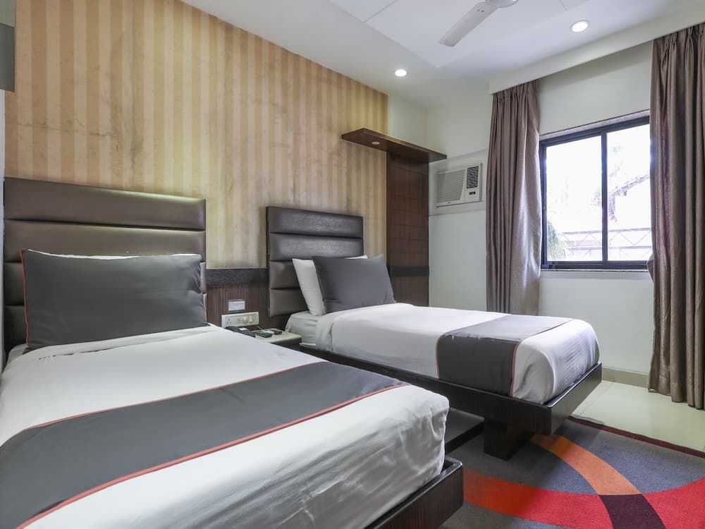 Collection O 49753 Hotel Supreme