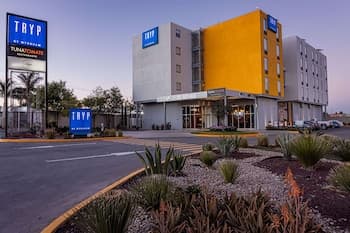 TRYP by Wyndham San Luis Potosi Hotel & Suites