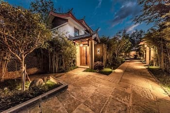 Leliving Butterfly Resort Lijiang