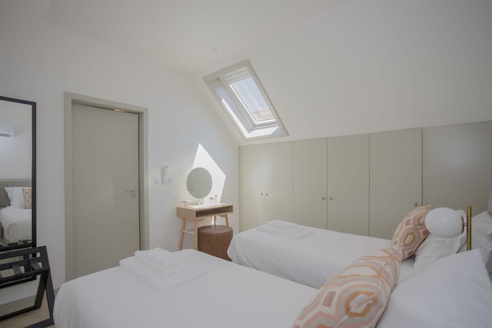 Liiiving in Porto - Luxury Beachfront Apartment VI