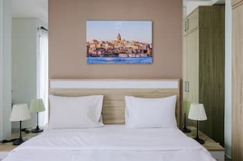 Simply Minimalist Studio Apartment at Springwood Residence