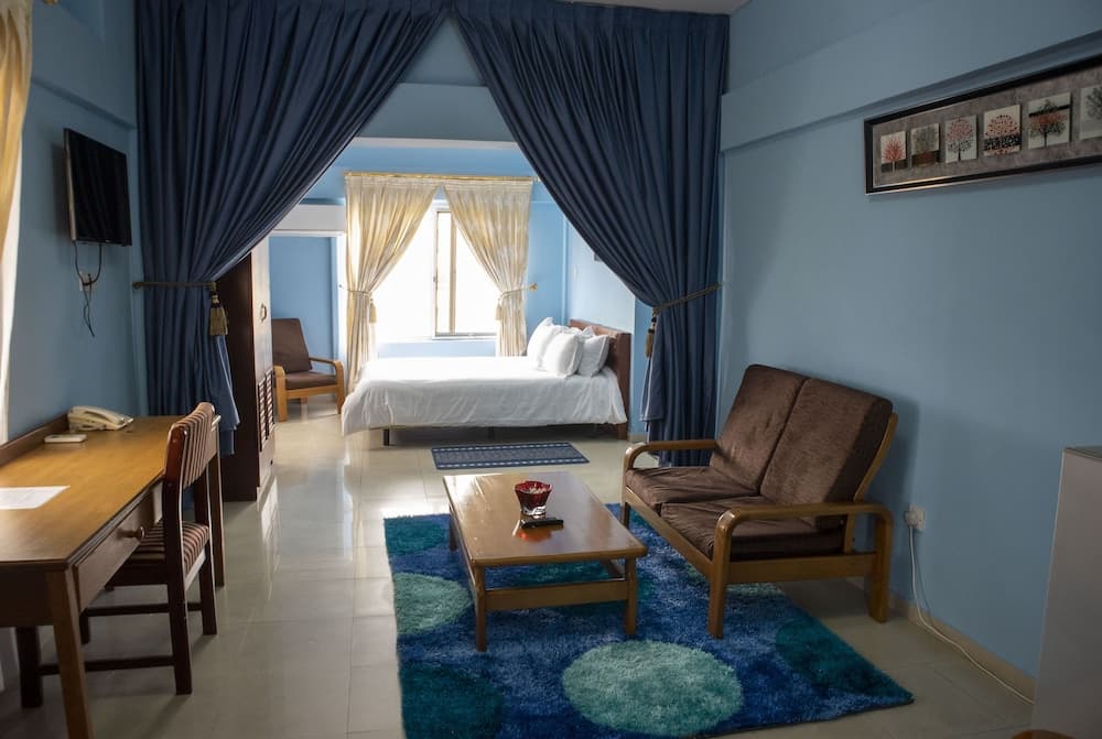 His Majesty's Hotel and Apartments