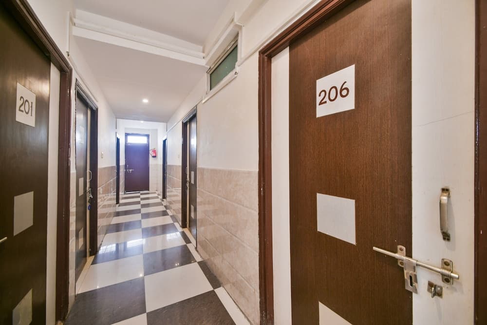 OYO 45055 Hotel King's Palace