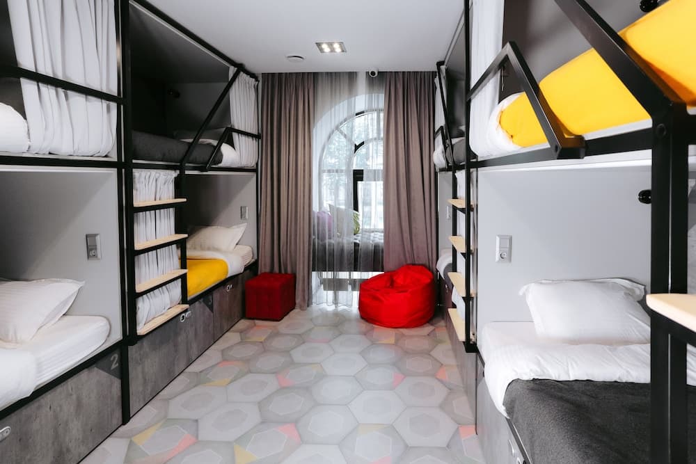 VDali Poshtel - Hostel