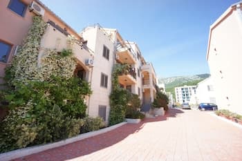 Apartments Becici Sunset