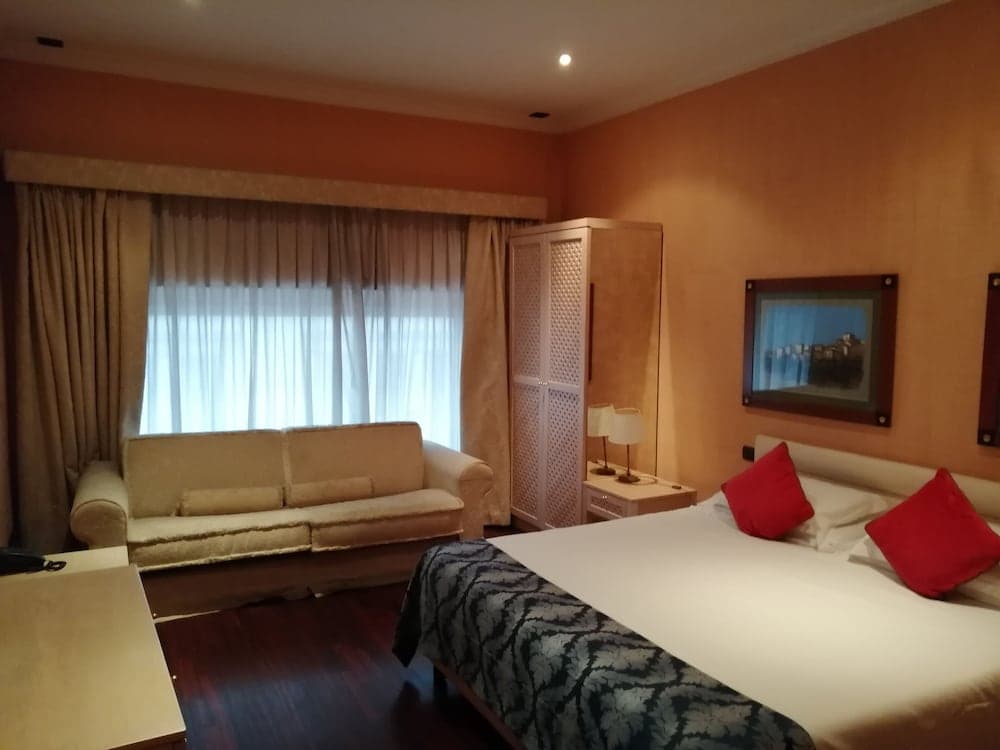 Colosseo Studio Suites