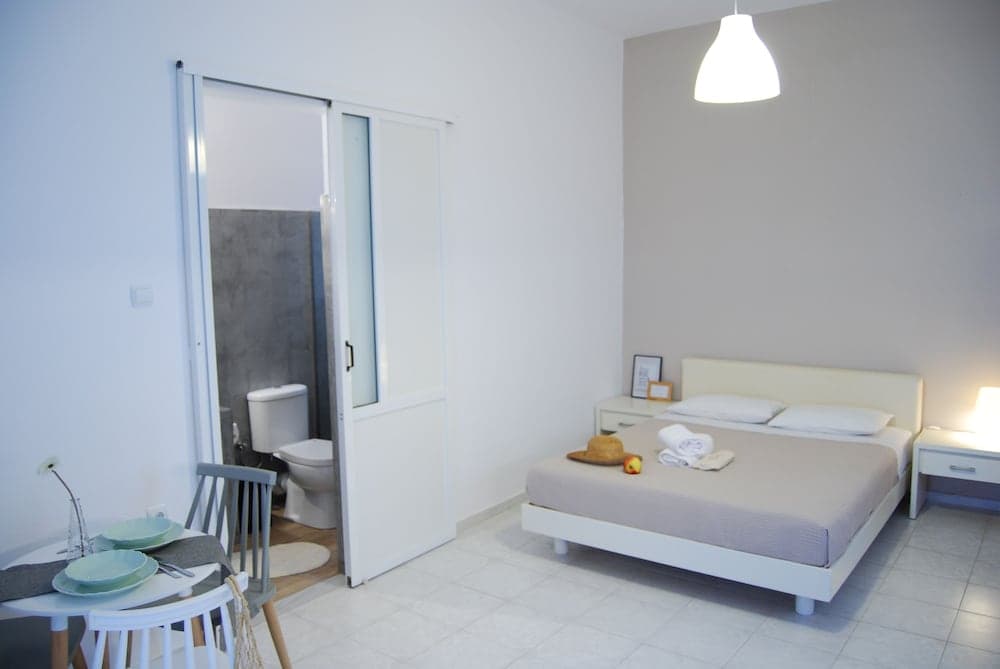 Galini Rooms & Apartments Syros