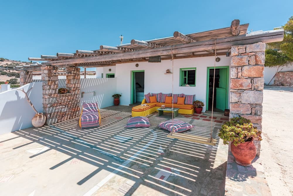 Ailouros guest house