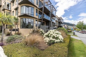 The Beacon - 2 Bedroom Town Center Apartment