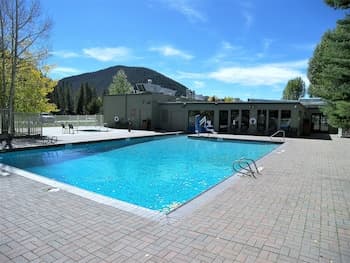 Edgewater Studio One bath EWJP