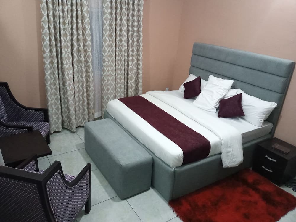 Blooms Spot Hotel and Apartments