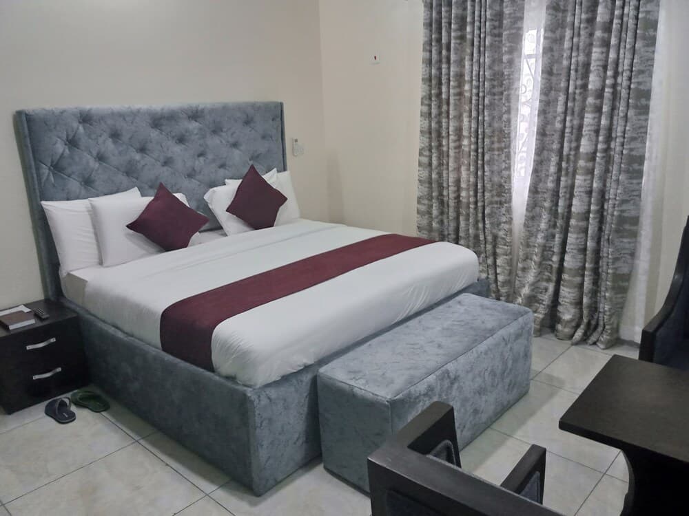 Blooms Spot Hotel and Apartments