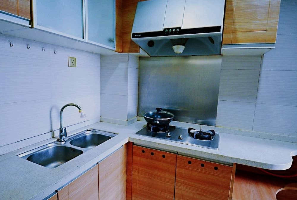 Avatar City Zebra Large Queen Bed & High Rise View