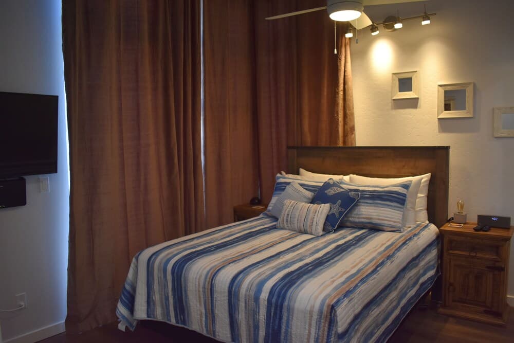 245 San Miguel 2 Bedroom Condo by Redawning