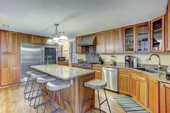 Luxurious Historic Home 1 Block From Inner Harbor