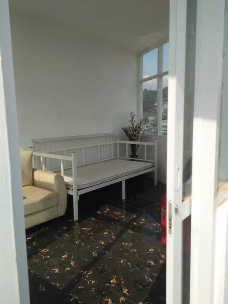 De Villa Atas Bukit by HouseinBandung