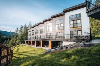 Basecamp Resorts Revelstoke