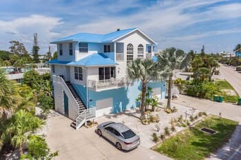 Sunset Views + Steps From The Beach With Elevator 2 Bedroom Duplex by Redawning