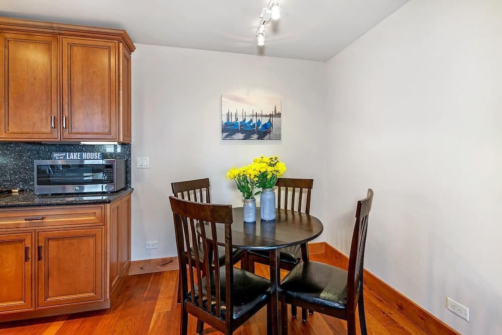 Mv32: Lakeland Village Luxury Condo With Great Amenities