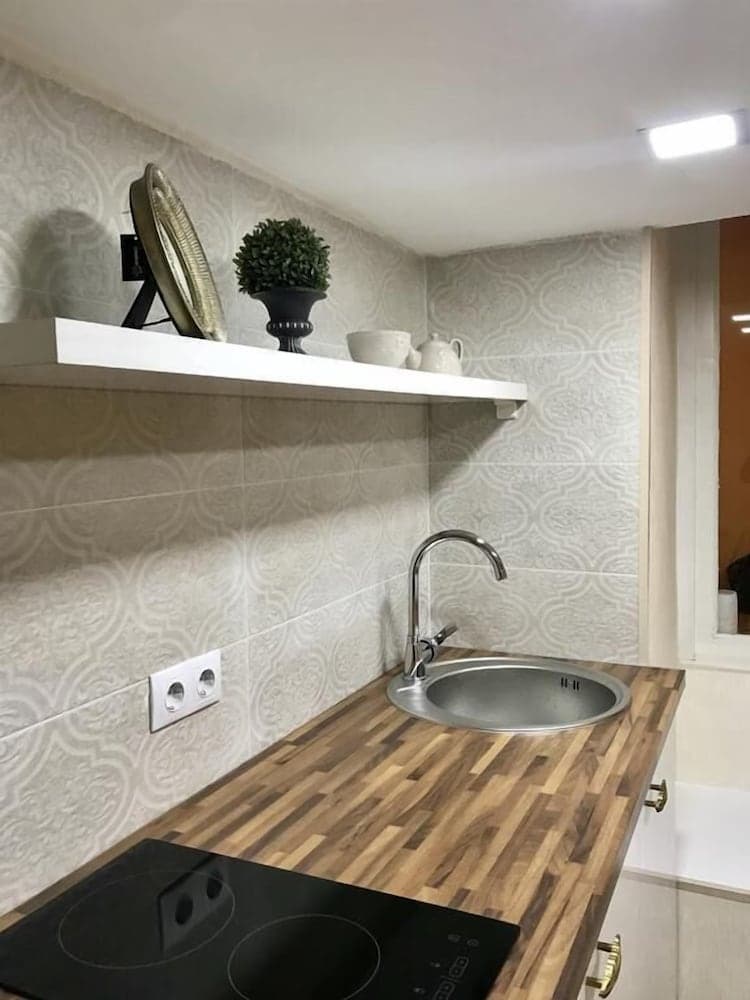 Charming Apartment in Old Tbilisi