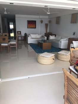 JUUB Acapulco, Exclusive Beachfront Apartment