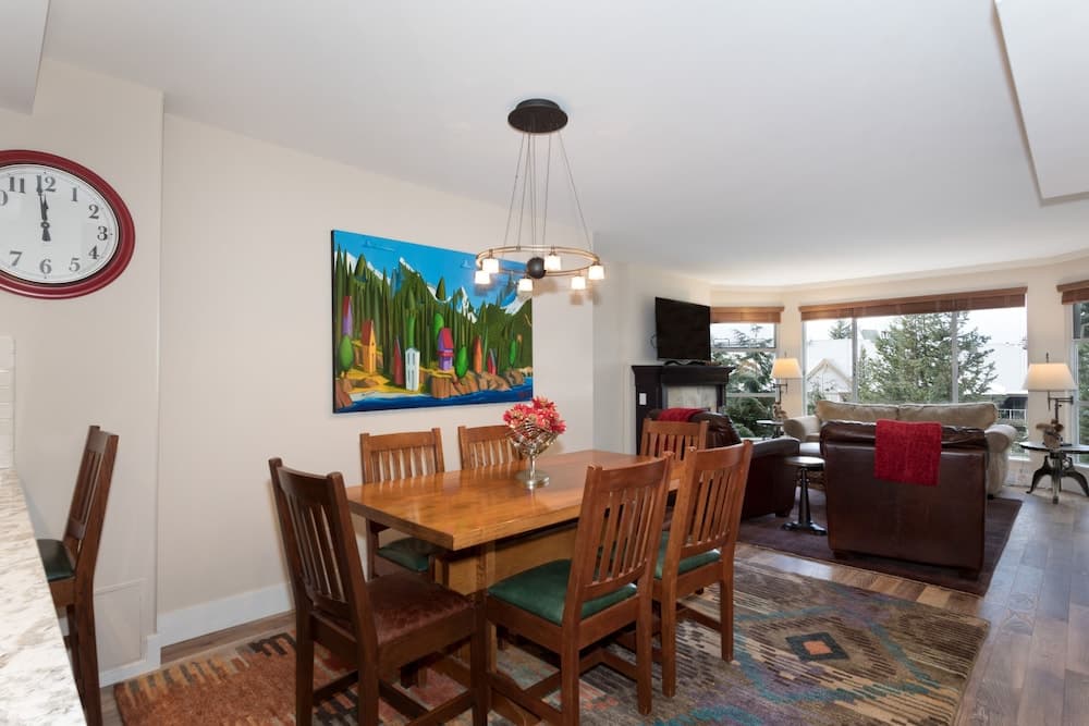 Woodrun Lodge by Whistler Premier