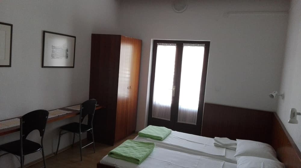 Apartments Dora Vrboska island Hvar