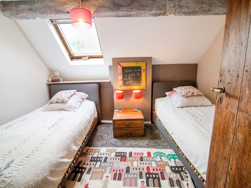 Traditional Cottage With Private Terrace