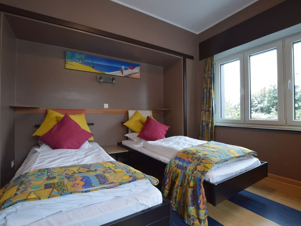 Spacious Home With Garden