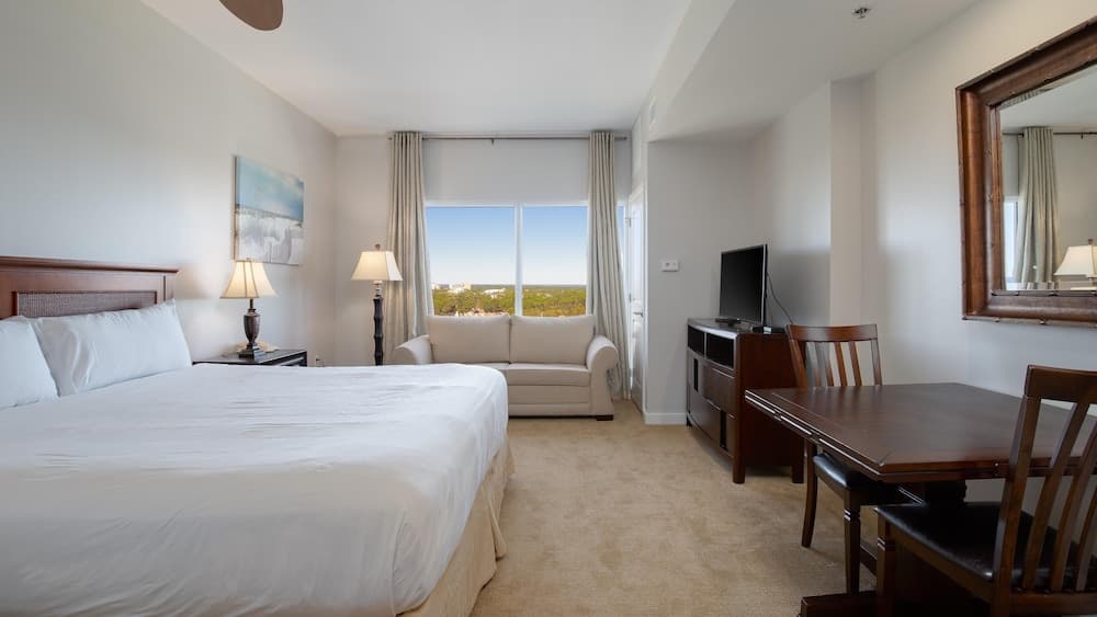 Luau I 70091 Flr10 2BR 2BA 8