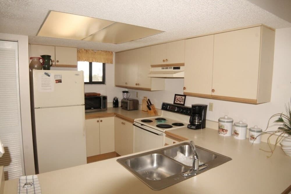 Ocean Ge Club K35 2 Bedroom Condo by Redawning