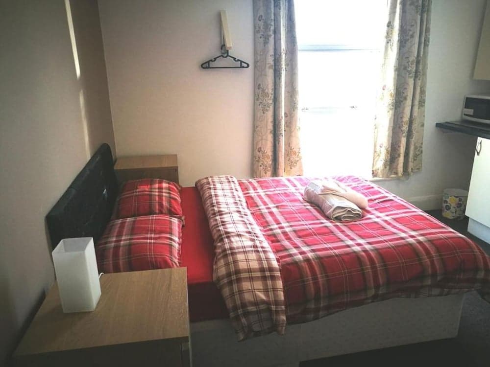 OYO The Maidstone GuestHouse