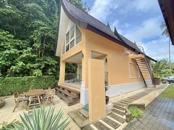 Solario Beachfront Villa - Hotel managed